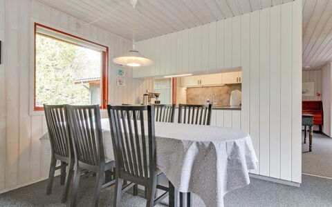 Eliane - 4Km from the Sea: Interior Design, Pavimentazione, Legna, Soffitto, Pavimento, Mobilia, Camera, Cucina & Sala Da Pranzo Tavolo, Sala Da Pranzo, Lampada