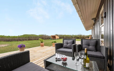 Thamara - 350M from the Sea: Casa, Tetto, Casa, Villetta, Capannone, Edifici Giardino, Raccordo, Cortile, Log Cabin, Capanna
