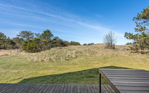 Alfrik - 900M from the Sea: Zona Residenziale, Tetto, Sobborgo, Driveway, Estate, Camino
