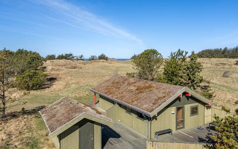 Alfrik - 900M from the Sea: Zona Residenziale, Tetto, Sobborgo, Driveway, Estate, Camino
