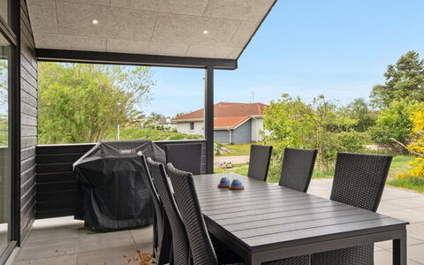 Antonina - 800M from the Sea: Legna, Mobilia, Mobili Da Esterno, Pavimentazione, Pavimento, Sedia, Shade, Portico, Deck, Terrazza