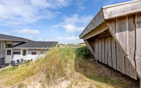 Kulle - 200M from the Sea: Legna, Casa, Portico, Deck, Latifoglie, Tetto, Color Legno, Pavimento In Legno, Eco Hotel