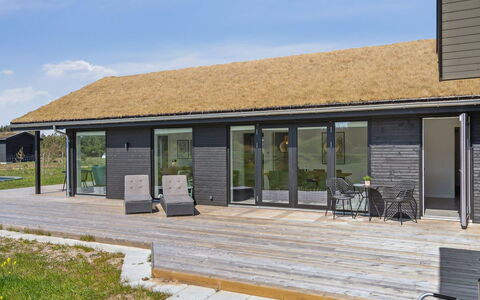 Fredrika - 1.5Km from the Sea: Legna, Tetto, Casa, Villetta, Porta, Materiale Composito, Raccordo, Deck, Portico, Shade