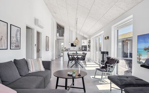 Fredrika - 1.5Km from the Sea: Legna, Soffitto, Pavimentazione, Casa, Interior Design, Pavimento, Appartamento, Soggiorno