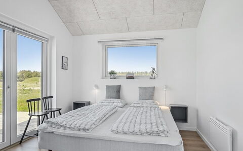 Fredrika - 1.5Km from the Sea: Casa, Illuminazione Diurna, Camera Da Letto, Gesso, Bedding, Letto, Telaio Del Letto