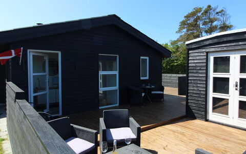 Kamp - 700M from the Sea: Legna, Casa, Portico, Deck, Latifoglie, Tetto, Color Legno, Pavimento In Legno, Eco Hotel