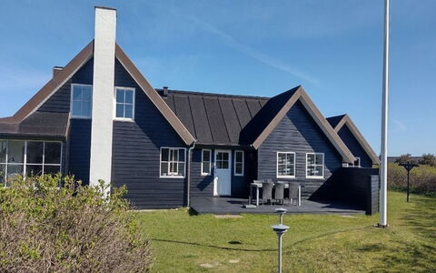 Galin - 200M from the Sea: Appartamento, Shade, Balcone, Sedia, Recinzione, Mobili Da Esterno, Alluminio, Erba Sintetica
