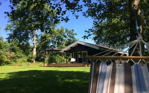 Freyja - 800M from the Sea: Tetto, Casa, Casa, Villetta, Porta, Raccordo, Deck, Portico, Plank, Latifoglie