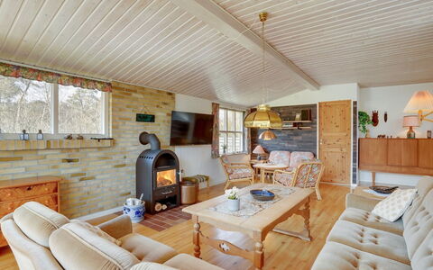 Sanna - 330M from the Sea: Erba, Casa, Tetto, Casa, Villetta, Arbusto, Lotto, Area Rurale, Agriturismo, Groundcover