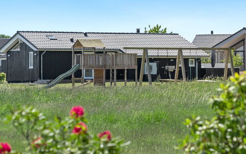 Helena - 250M from the Sea: Costruzione, Casa, Casa, Tetto, Zona Residenziale, Architettura, Lotto, Raccordo, Plain, Area Rurale