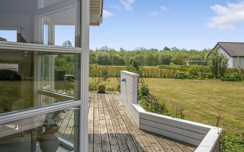 Reimer - 700M from the Sea: Zona Residenziale, Tetto, Sobborgo, Driveway, Estate, Camino