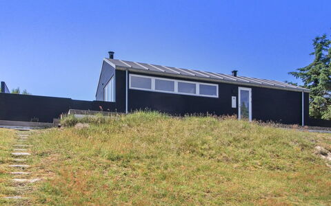 Manni - 800M from the Sea: Zona Residenziale, Tetto, Sobborgo, Driveway, Estate, Camino