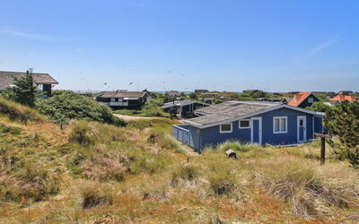 Manni - 800M from the Sea