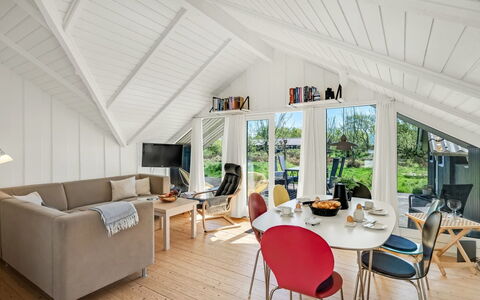 Maxie - 1.2Km from the Sea: Tetto, Casa, Casa, Villetta, Porta, Raccordo, Deck, Portico, Plank, Latifoglie