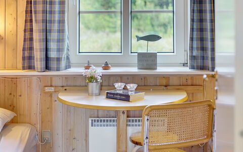 Hakun - 4Km from the Sea: Interior Design, Legna, Mobilia, Camera, Soffitto, Tenda, Lampada, Color Legno, Finestra Trattamento, Per Finestre