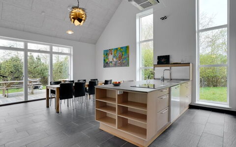 Henrieta - 4Km from the Sea: Pavimentazione, Interior Design, Pavimento, Mobilia, Legna, Cucina, Controsoffitto, Soffitto, Pavimento In Legno, Casa