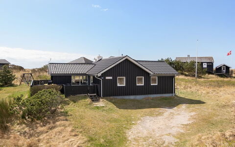 Elmine - 700M from the Sea: Zona Residenziale, Tetto, Sobborgo, Driveway, Estate, Camino