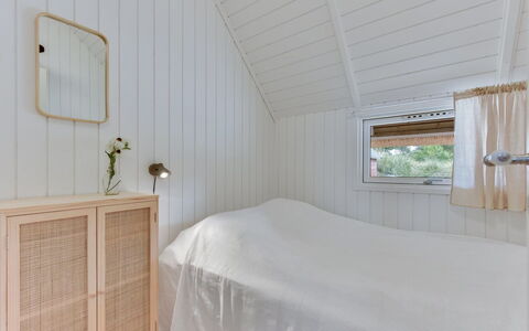 Merta: Pavimentazione, Legna, Pavimento, Interior Design, Soffitto, Camera Da Letto, Illuminazione, Mobilia, Camera, Letto