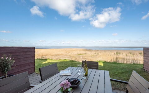 Deljan - 3.5Km from the Sea: Arbusto, Urban Design, Groundcover, Brick, Appartamento, Estate, Muratura, Balcone, Landscaping