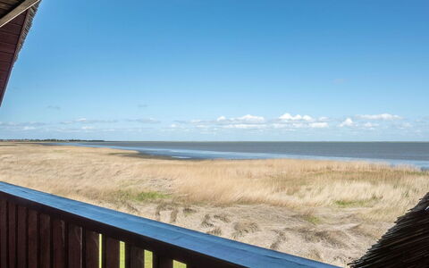 Deljan - 3.5Km from the Sea: Arbusto, Urban Design, Groundcover, Brick, Appartamento, Estate, Muratura, Balcone, Landscaping