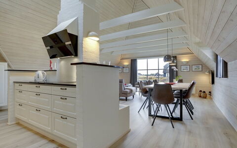 Ege - 200M from the Sea: Interior Design, Pavimentazione, Legna, Soffitto, Mobilia, Lampada, Pavimento, Cucina, Controsoffitto, Cabinetry