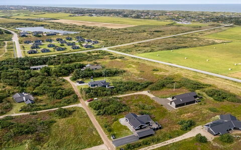Christan - 1.2Km from the Sea: Mobilia, Interior Design, Divano, Pavimentazione, Pavimento, Soggiorno, Camera, Tavolo, Sedia, Appartamento