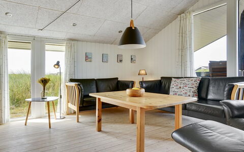 Apolonia - from the Sea: Legna, Soffitto, Pavimentazione, Interior Design, Lampada, Pavimento, Casa, Mobilia, Soggiorno, Pavimento In Legno