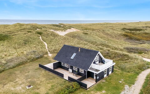 Amandus - 100M from the Sea