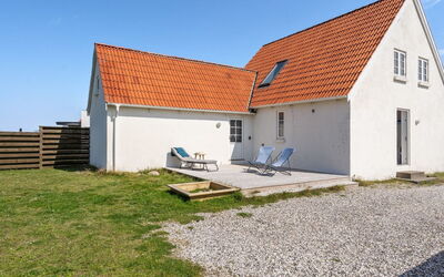 Bernice - 150M from the Sea