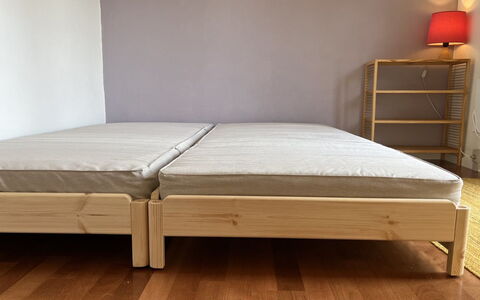 Letta - 800M from the Sea: Legna, Mobilia, Pavimentazione, Pavimento, Camera Da Letto, Telaio Del Letto, Letto, Color Legno, Latifoglie, Pavimento In Legno