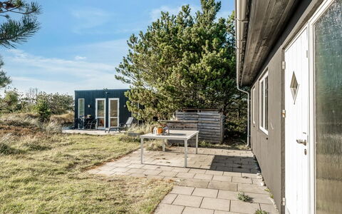 Letta - 800M from the Sea: Erba, Arbusto, Lotto, Casa, Villetta, Giardino, Prato, Estate, Cortile, Landscaping