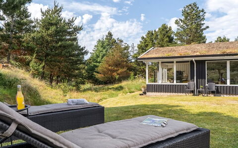 Gloria - 2.5Km from the Sea: Erba, Casa, Villetta, Casa, Lotto, Tetto, Portico, Estate, Shade, Landscaping
