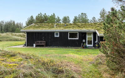 Gloria - 2.5Km from the Sea
