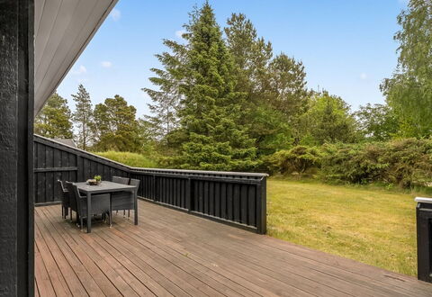 Vlatko - 2.9Km from the Sea: Legna, Latifoglie, Plank, Deck, Portico, Color Legno, Landscaping, Pavimento In Legno, Shade, Raccordo