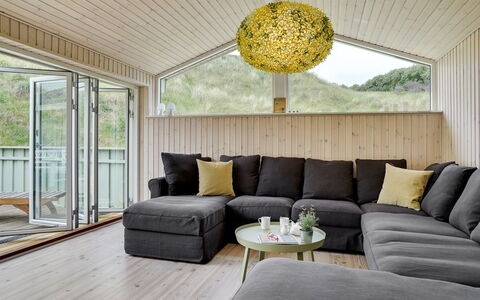 Erwith - 50M from the Sea: Interior Design, Legna, Pavimentazione, Divano, Mobilia, Pavimento, Soggiorno, Soffitto, Pavimento In Legno, Casa