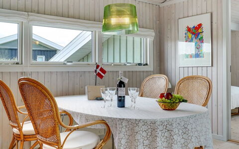 Erwith - 50M from the Sea: Interior Design, Mobilia, Soffitto, Casa, Sedia, Lampada, Lampadario, Cucina & Sala Da Pranzo Tavolo, Sala Da Pranzo, Materiali Naturali
