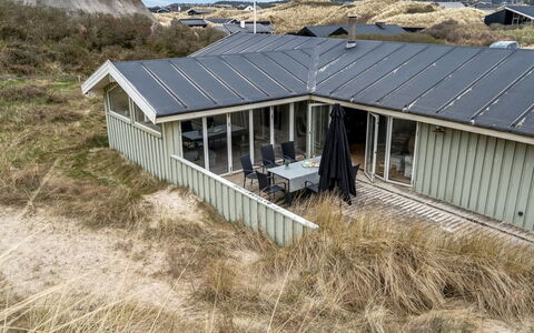 Erwith - 50M from the Sea: Architettura, Tetto, Casa, Materiale Composito, Illuminazione Diurna, Raccordo, Driveway
