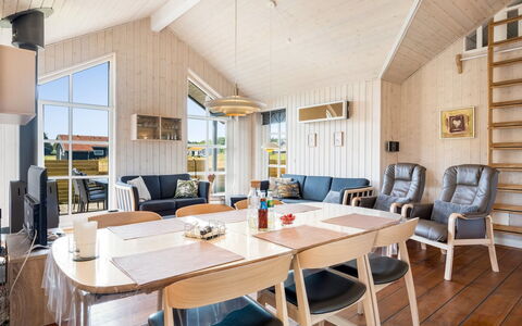 Annemie - 1.8Km from the Sea: Legna, Casa, Portico, Deck, Latifoglie, Tetto, Color Legno, Pavimento In Legno, Eco Hotel