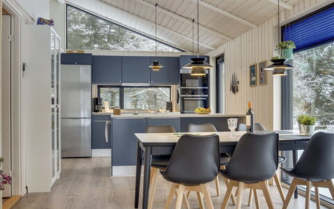 Hildegard - 1.5Km from the Sea: Interior Design, Mobilia, Legna, Soffitto, Pavimentazione, Lampada, Cucina, Cucina & Sala Da Pranzo Tavolo, Controsoffitto, Illuminazione