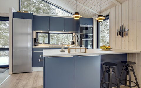 Hildegard - 1.5Km from the Sea: Cucina, Mobilia, Elettrodomestico Da Cucina, Interior Design, Controsoffitto, Legna, Soffitto, Pavimentazione, Cabinetry, Apparecchio Major