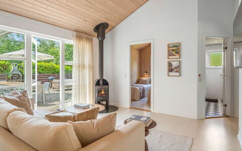 Börje - 600M from the Sea: Pavimentazione, Interior Design, Legna, Pavimento, Soffitto, Mobilia, Divano, Casa, Pavimento In Legno, Soggiorno