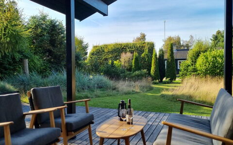Pavle - 700M from the Sea: Villetta, Backyard, Cortile, Edifici Giardino, Capannone, Raccordo, Mobili Da Esterno, Log Cabin, Struttura Esterna, Baracca