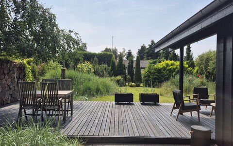 Pavle - 700M from the Sea: Villetta, Backyard, Cortile, Edifici Giardino, Capannone, Raccordo, Mobili Da Esterno, Log Cabin, Struttura Esterna, Baracca