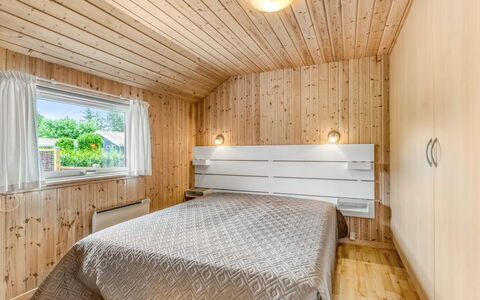 Tialda - 1.3Km from the Sea: Legna, Soffitto, Interior Design, Pavimentazione, Pavimento, Camera Da Letto, Camera, Letto, Casa, Latifoglie