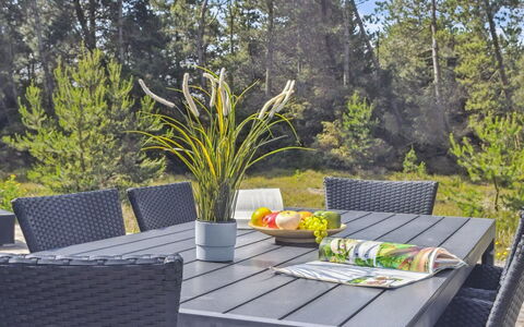 Elke - 3.5Km from the Sea: Mobilia, Mobili Da Esterno, Tavolo Esterno, Tavolo, Sedia, Terrazza, Giardino, Cucina & Sala Da Pranzo Tavolo, Shade, Materiali Naturali