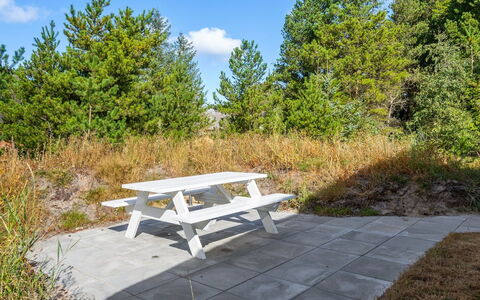 Romy - 3.5Km from the Sea: Erba, Casa, Tetto, Casa, Villetta, Arbusto, Lotto, Area Rurale, Agriturismo, Groundcover