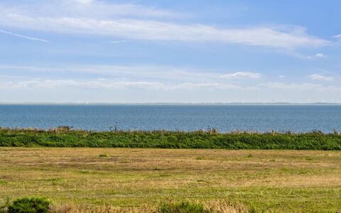 Theis - 100M from the Sea: Cielo, Blu, Giorno, Orizzonte, Erba, Verde, Pascolo, Ecoregione, Paesaggio Naturale, Nube