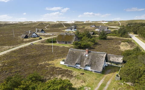 Thorbjörn - from the Sea: Architettura, Tetto, Casa, Materiale Composito, Illuminazione Diurna, Raccordo, Driveway