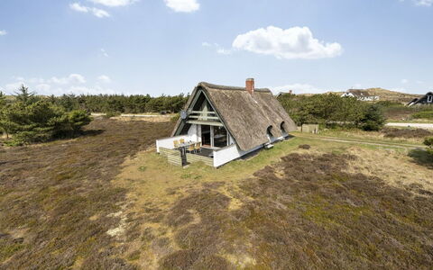 Thorbjörn - from the Sea: Architettura, Tetto, Casa, Materiale Composito, Illuminazione Diurna, Raccordo, Driveway