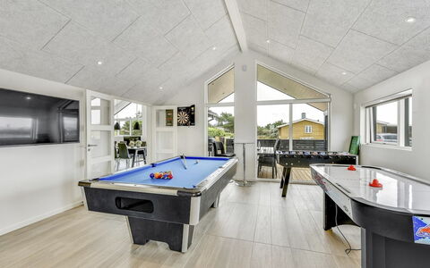 Swante - from the Sea: Soffitto, Pavimentazione, Interior Design, Pavimento, Lampada, Sedia, Pavimento In Legno, Latifoglie, Soggiorno